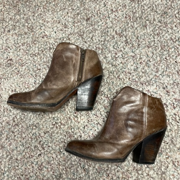 Freebird distressed zip side Brown Leather Ankle Boots - Picture 3 of 9